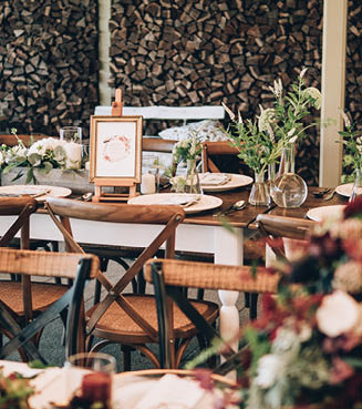 Vintage wedding decor. Beautiful event venue. Creative decoration