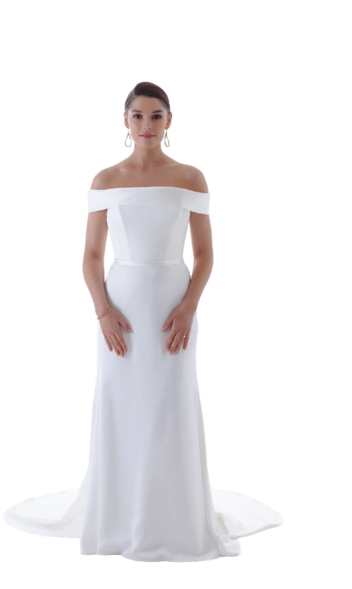 A woman wearing a white dress. Description generated by AI