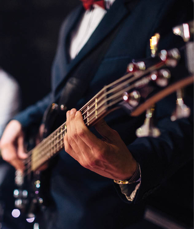 Man plays on the guitar