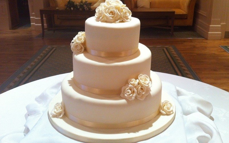 Expert tips on wedding cakes from Jen's Cake Boutique
