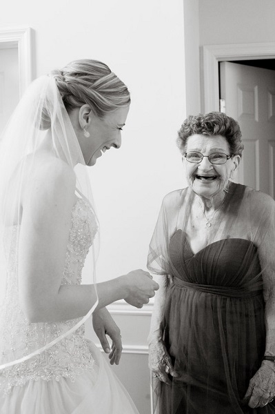 Bride Has Her 89 Year Old Nana As Bridesmaid Wedding Journal