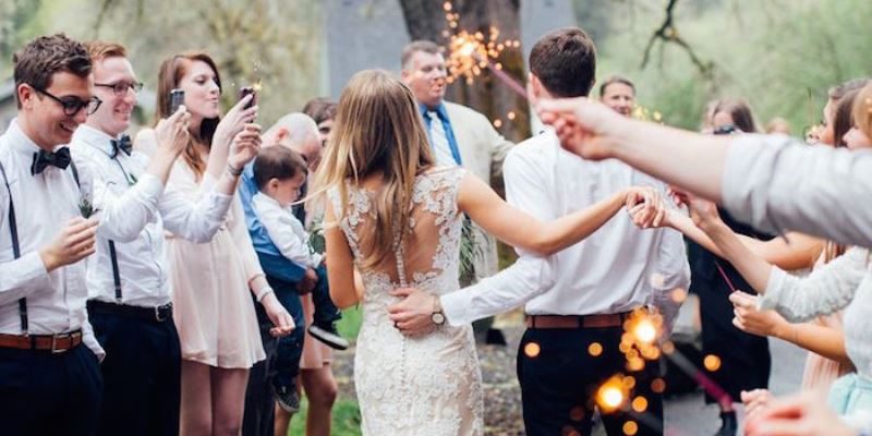 social media ban at weddings
