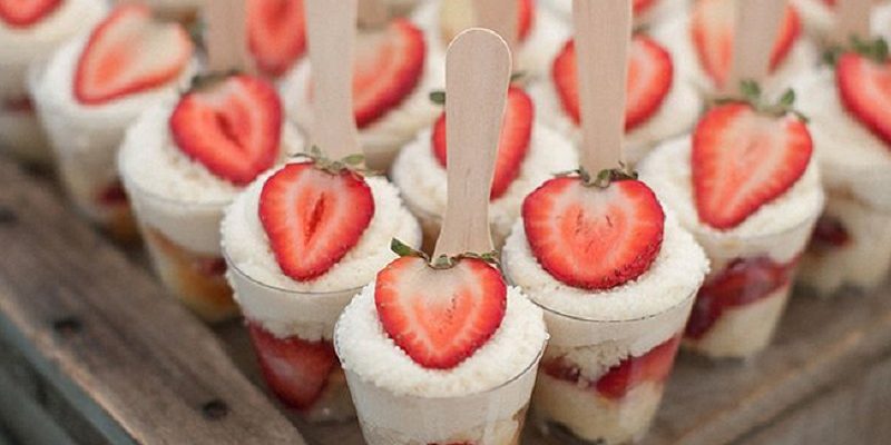11 inspiring wedding cake display ideas