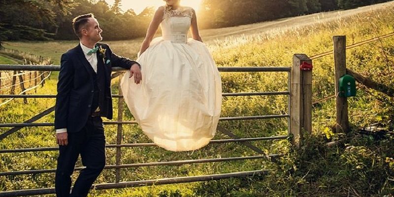 Throw a country chic wedding