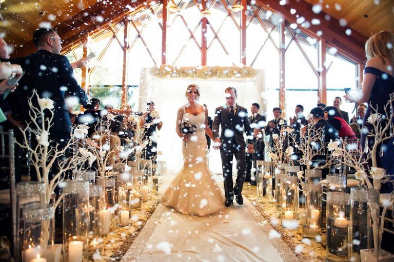 winter wedding budgteing ideas theilen-photography