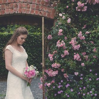 Ballyscullion-Park-Bride-in-Garden