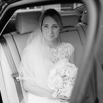 Ballyscullion-Park-bride-in-car