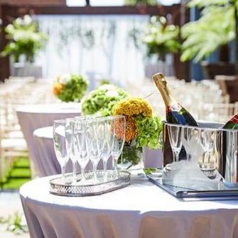 Red-Cow-Moran-Hotel-champagne
