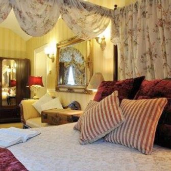 Station-House-Co-Meath-Bed