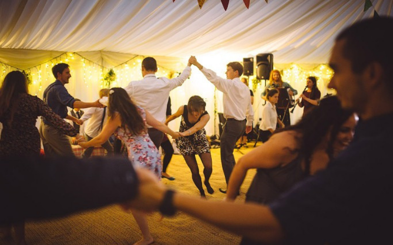 5-Reasons-To-Have-A-Ceilidh-Wedding-McStokers-Band-Native-Content