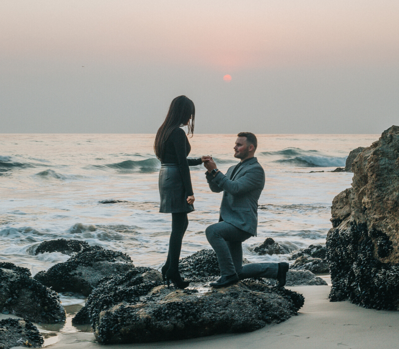 Couple-Getting-Engaged