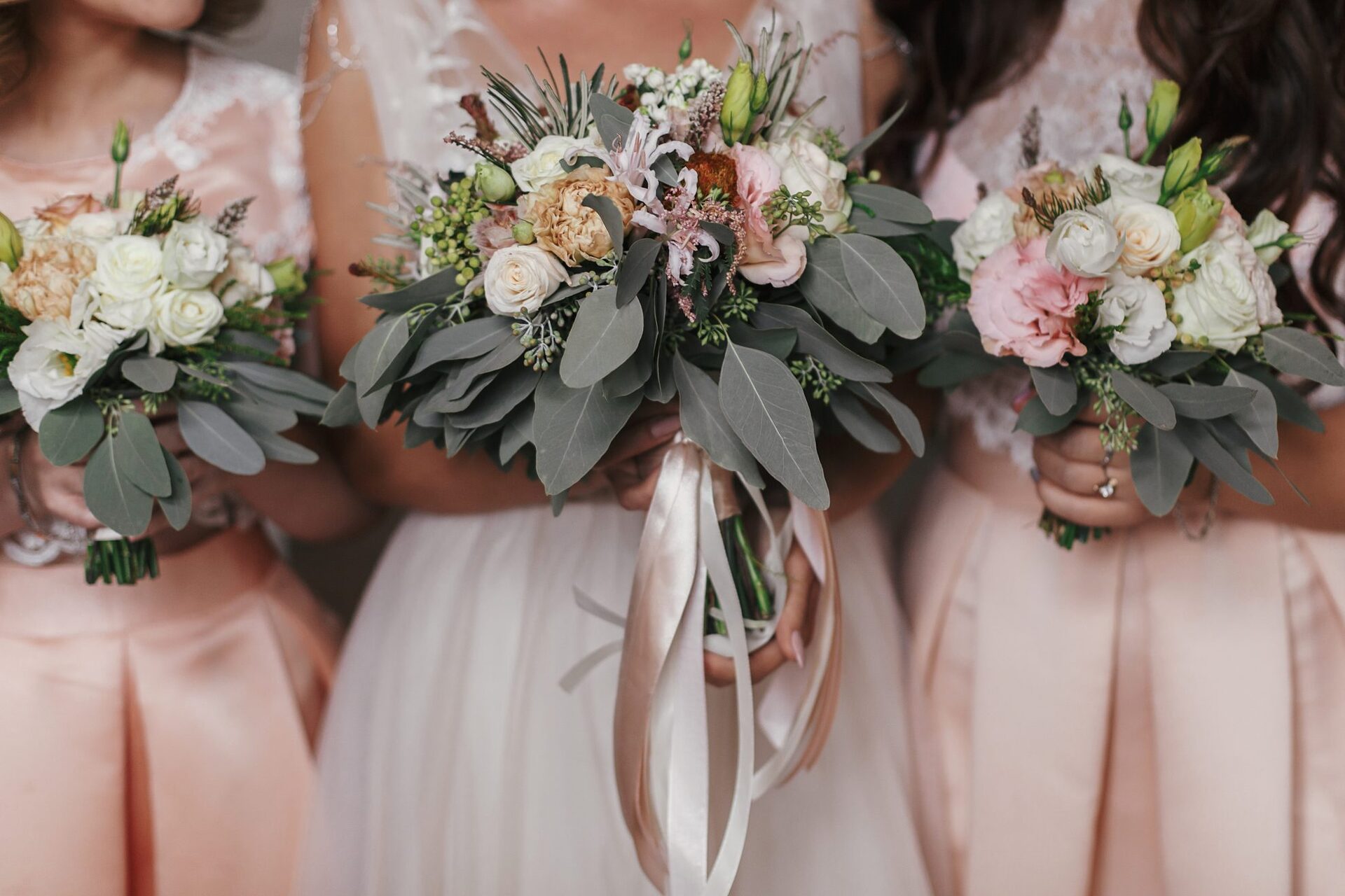 bridesmaids with flowers