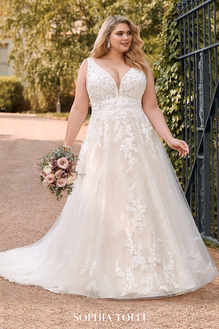 Best Wedding Dresses For The Curvy Bride