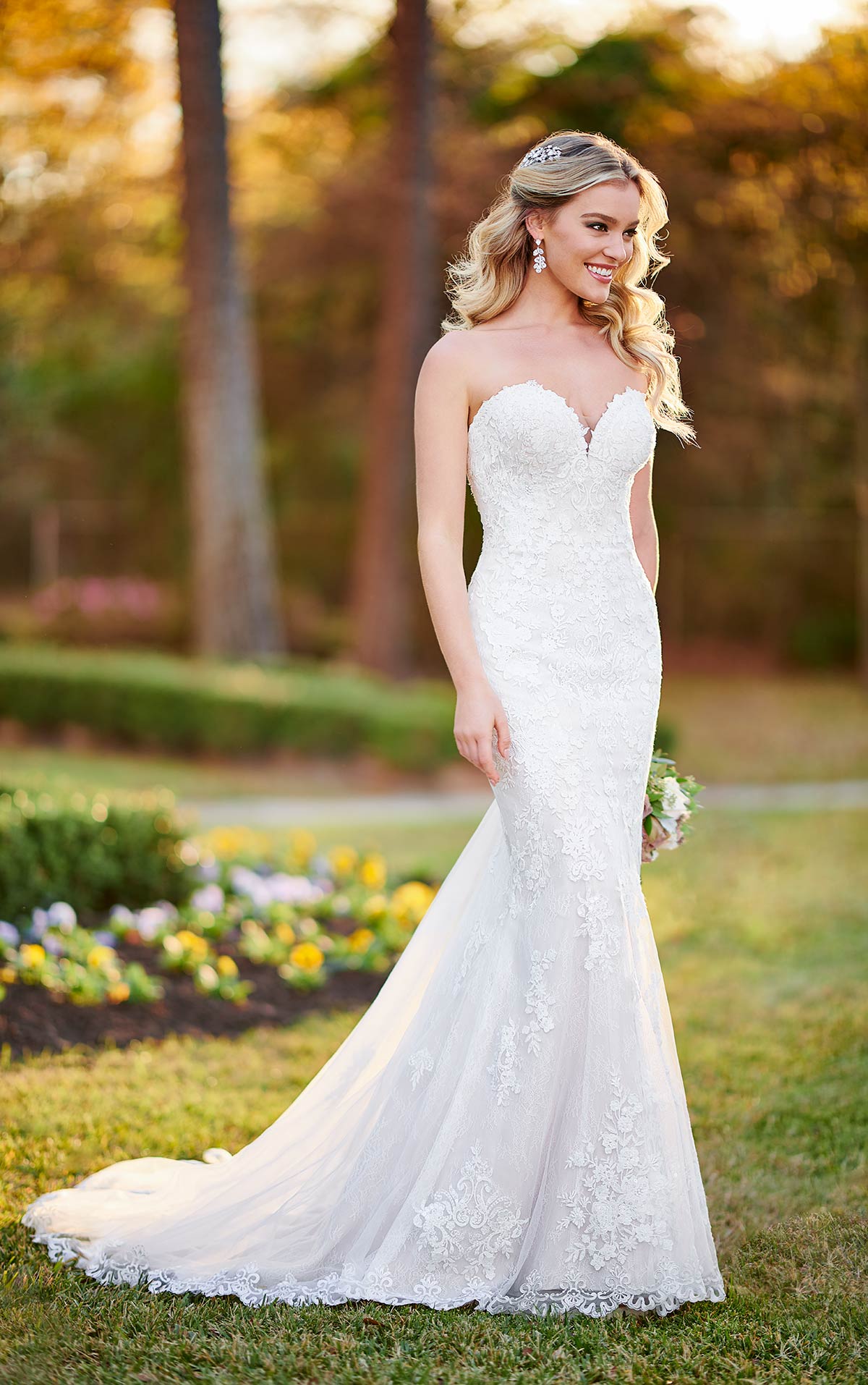 Elegant Strapless Wedding Dresses