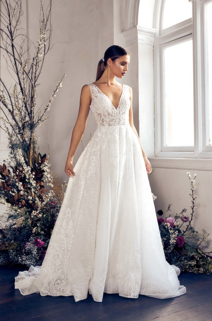 Best Wedding Dresses for Broad Shoulders  Bridal Gown Styles, Outfits for  Wide Shoulders