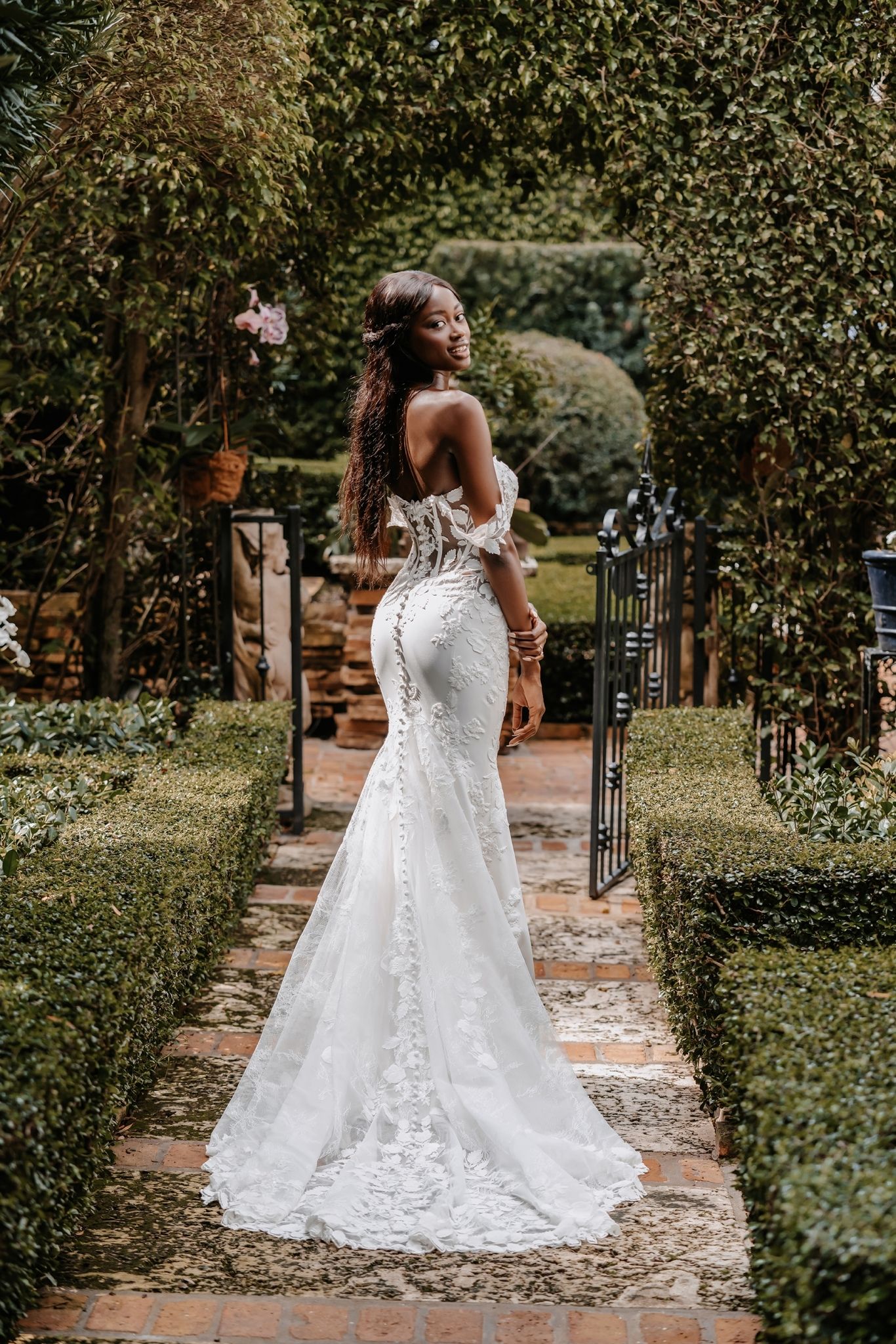 Sweet & Sexy Off-The-Shoulder Wedding Dresses For The Bride - Wedding Journal