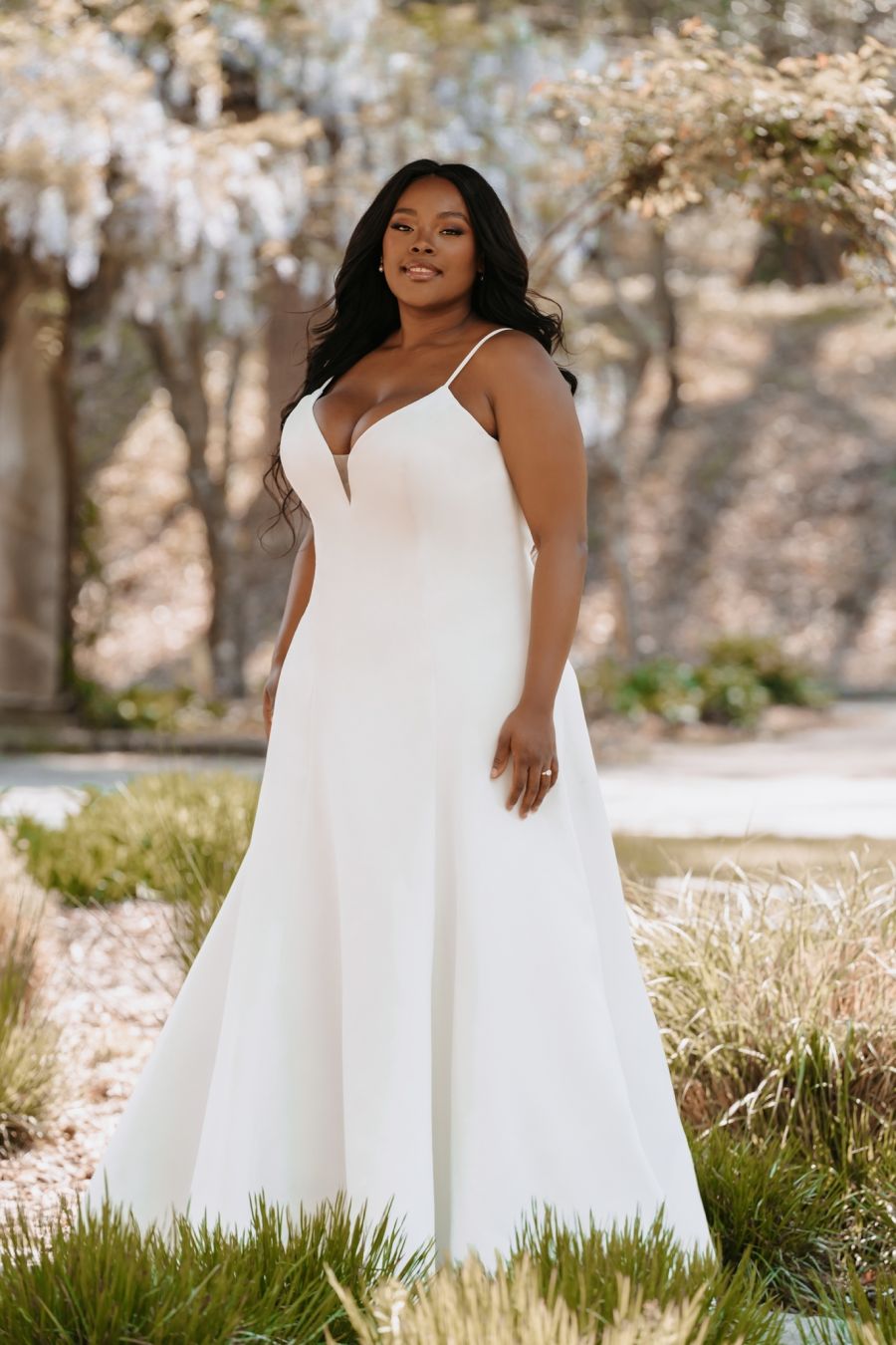 affjedring Generel Rådgiver 9 Plus Size Wedding Dresses For The Curvy Bride - Wedding Journal