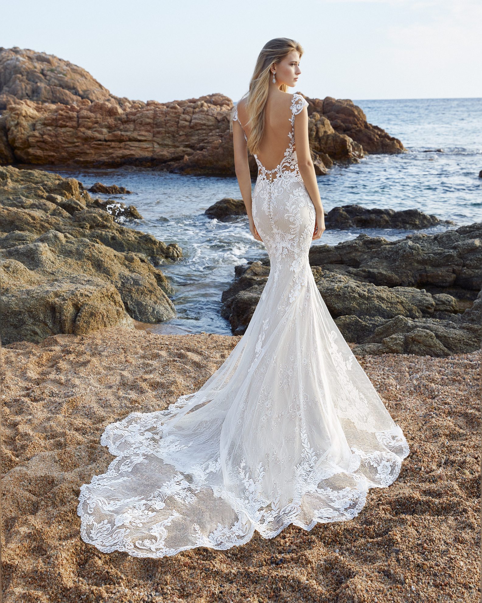 2022 ÉTOILE Collection By ÉLYSÉE At Golden Hour - Wedding Journal