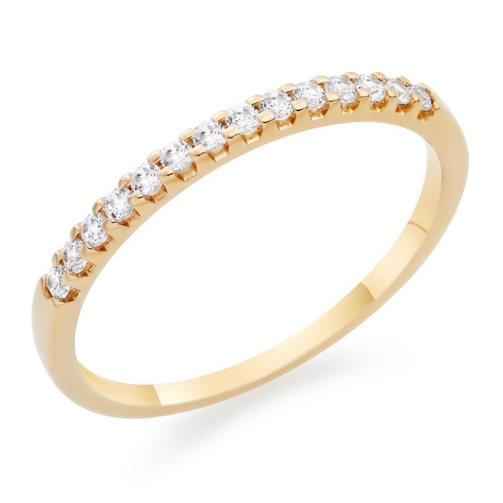 Gold diamond ring with diamonds.