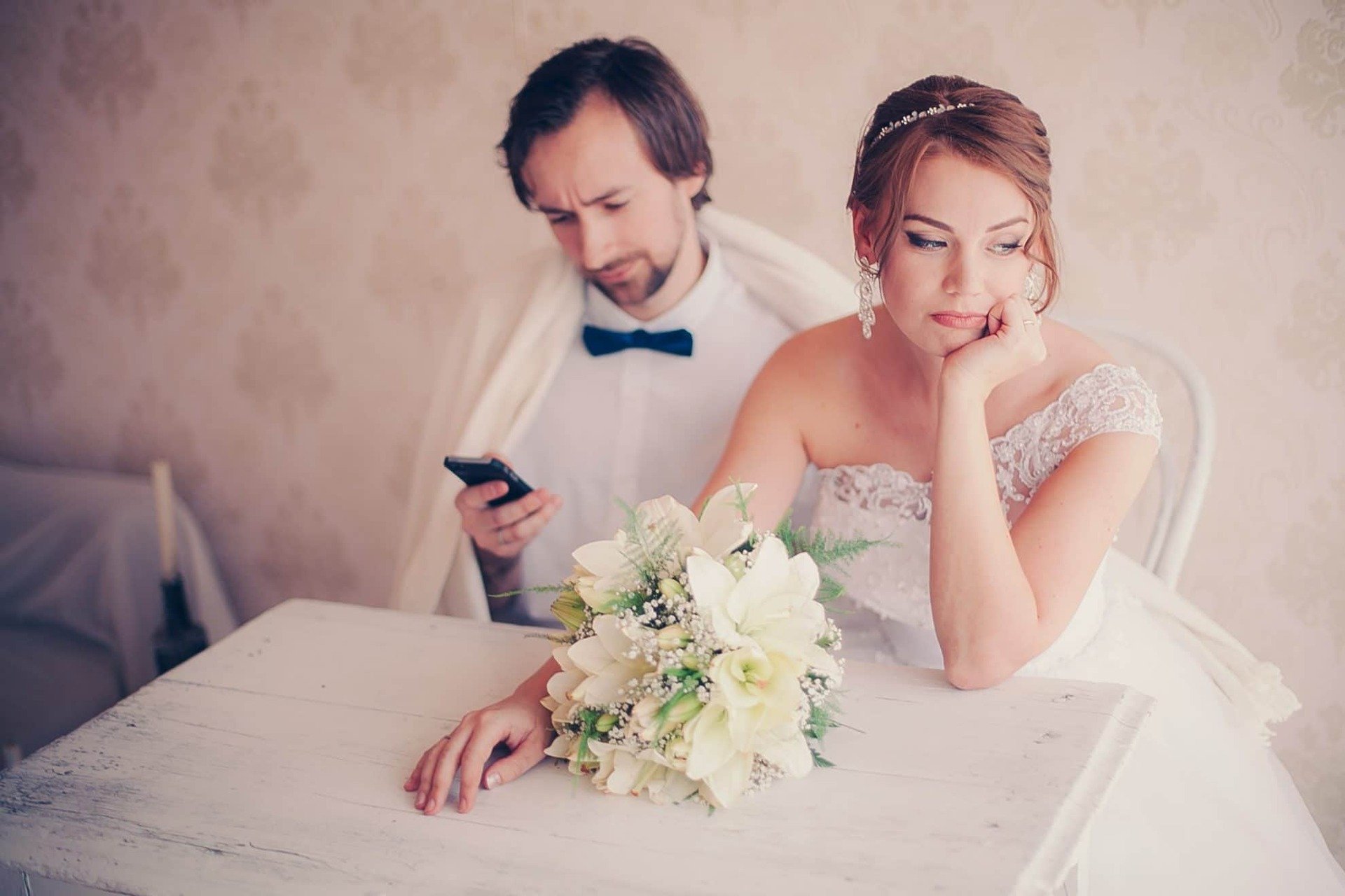 mistakes couples make when wedding planning