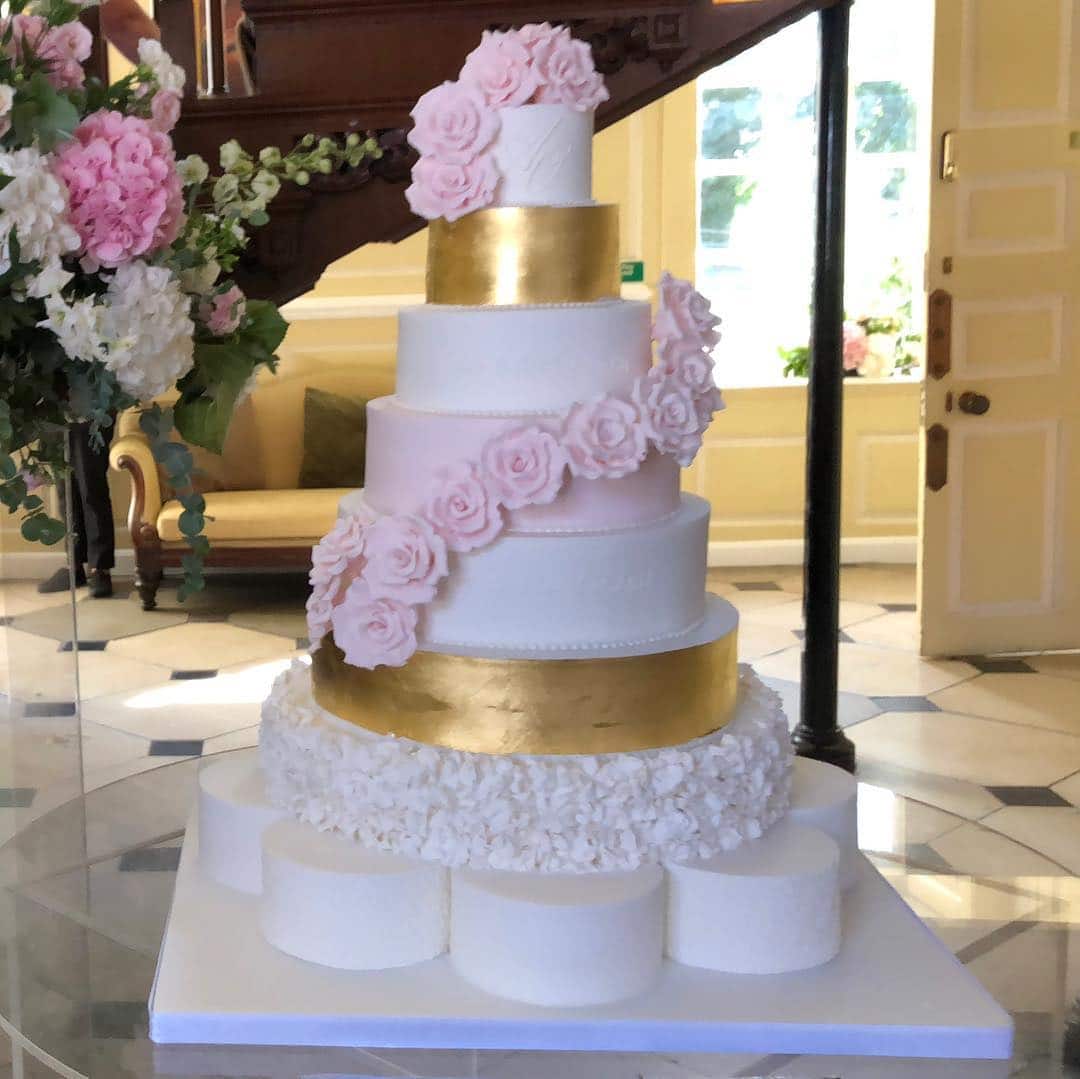celebrity wedding cakes - Olivia Buckland & Alex Bowen