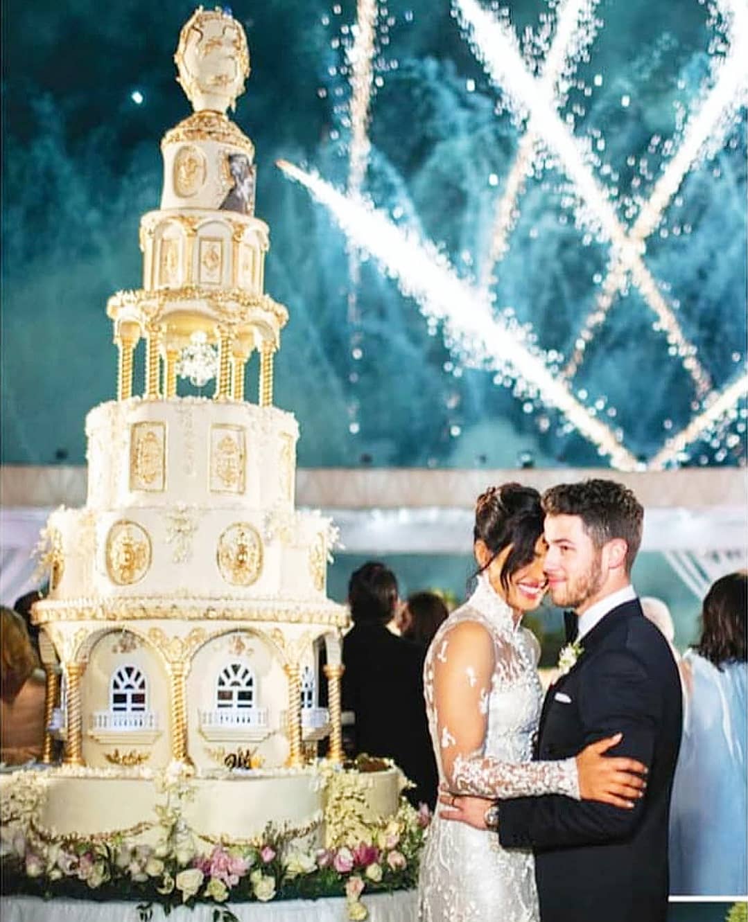 celebrity wedding cakes - Nick Jonas & Priyanka Chopra