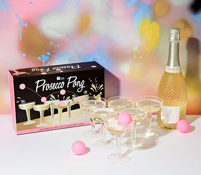 Love Island-Theme Hen Party - prosecco pong game