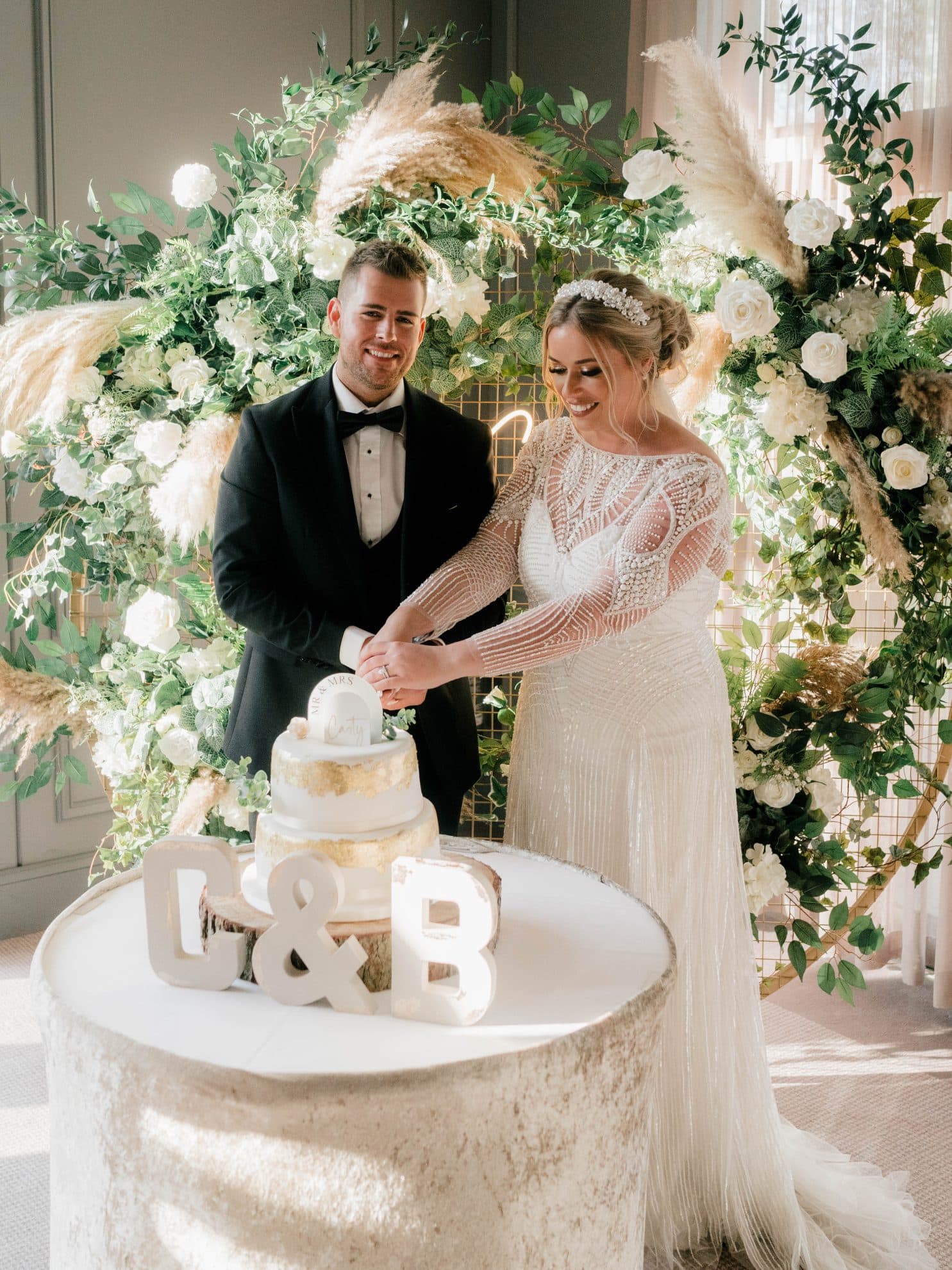 Pet Friendly Wedding cutting the cake