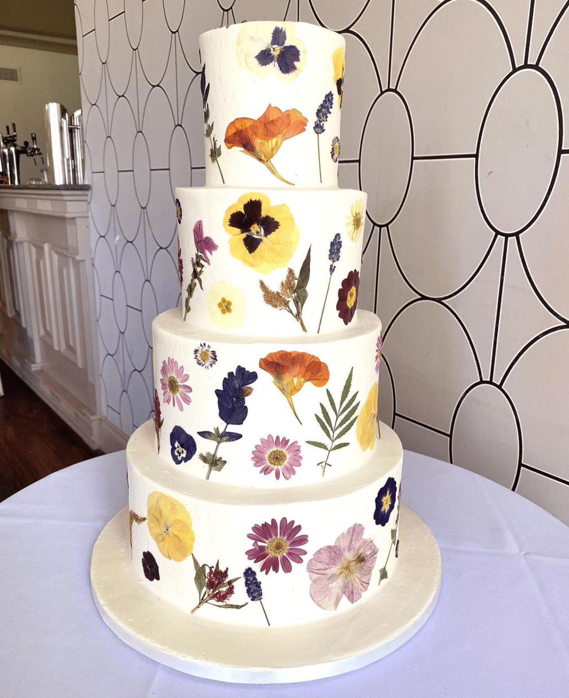 Top 10 Amazing Wedding Cake Ideas to Inspire You! - Wedding Journal