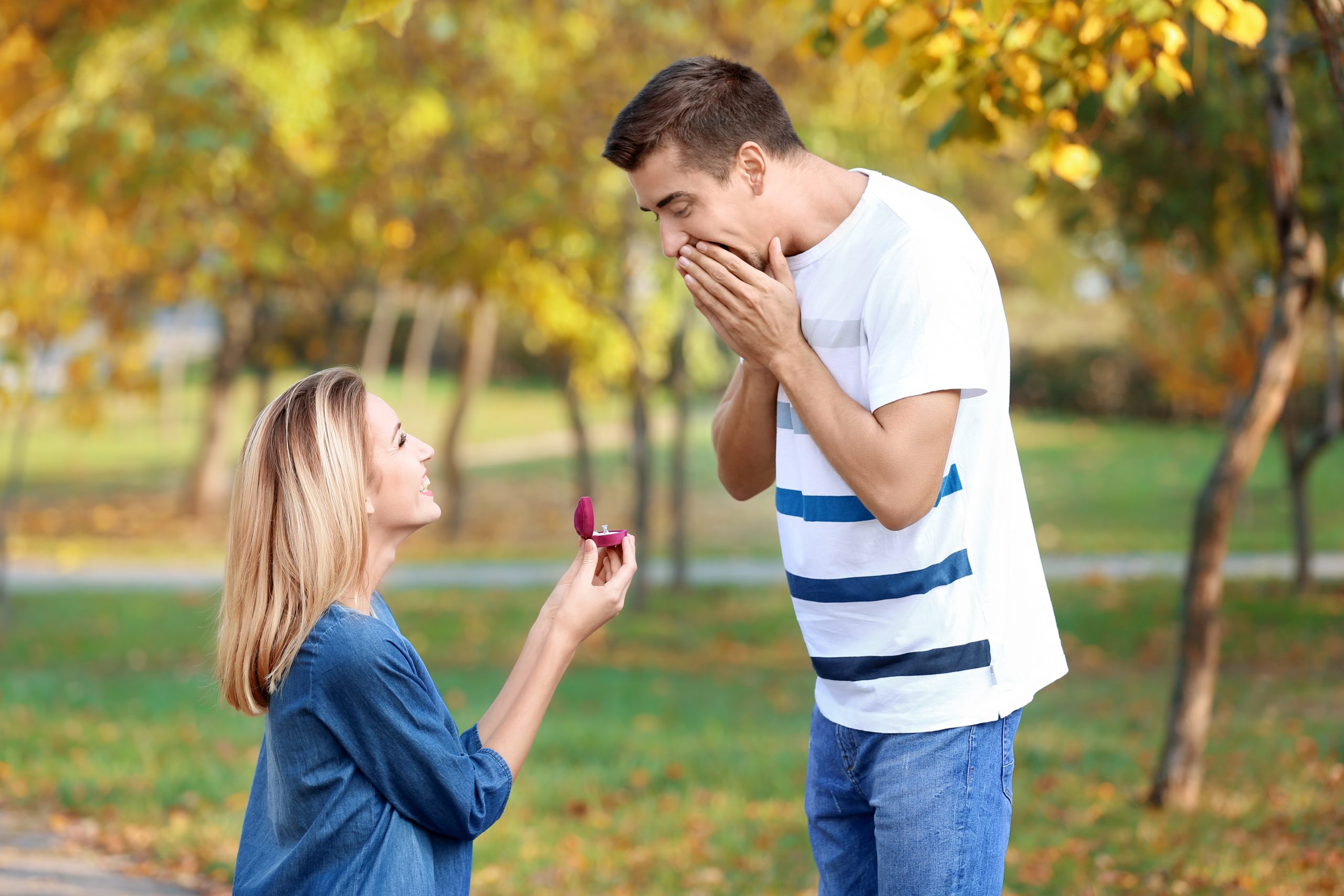 Leap year proposal - woman proposes to boyfriend