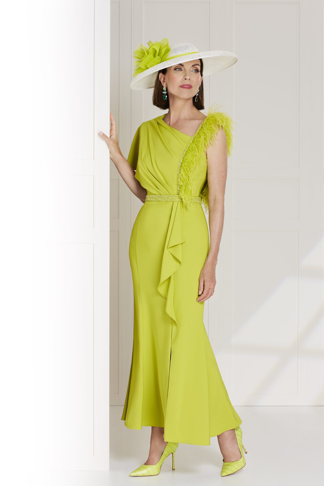 Style 29134 from John Charles