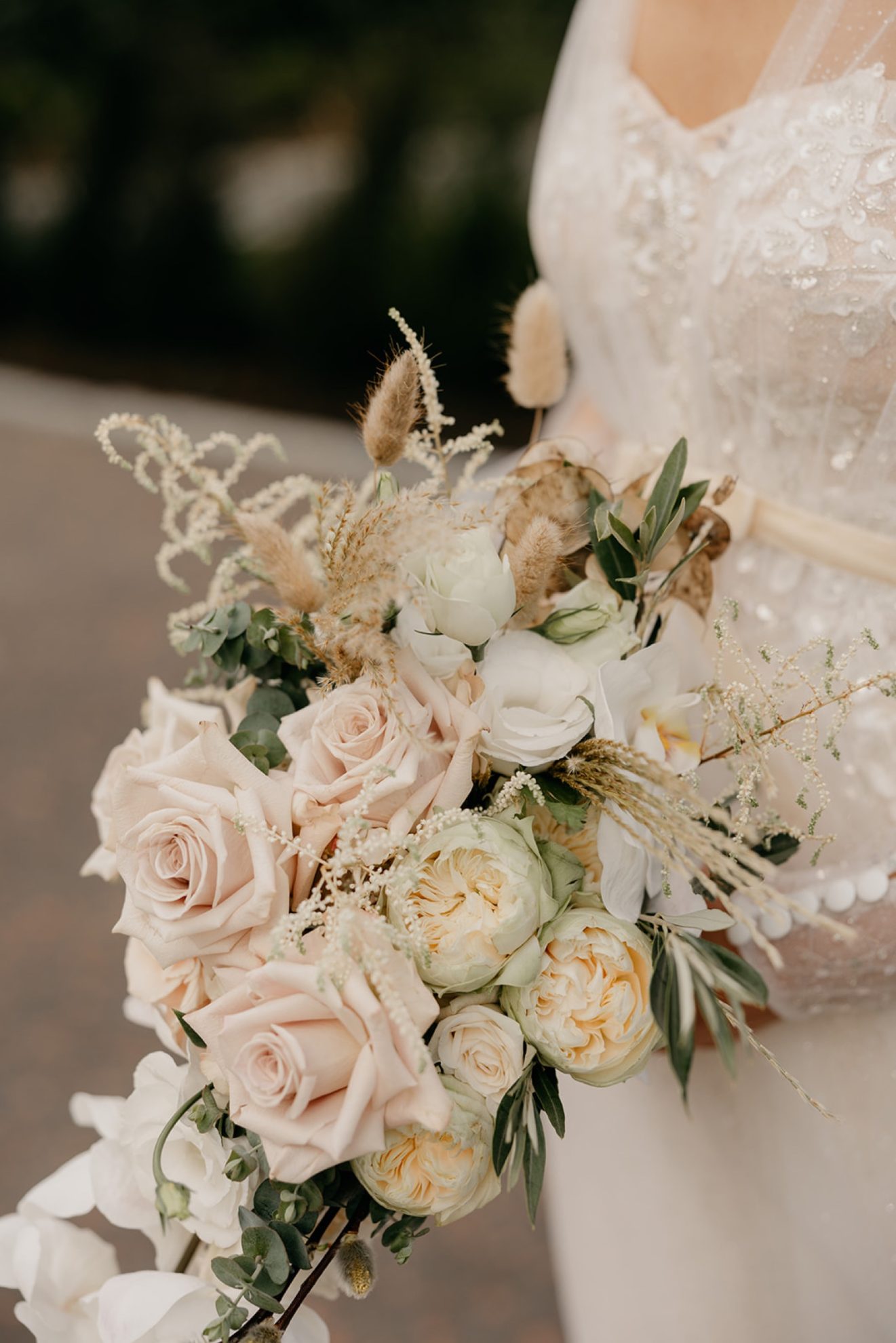A memorable Day: Wedding flowers by the bride's friend