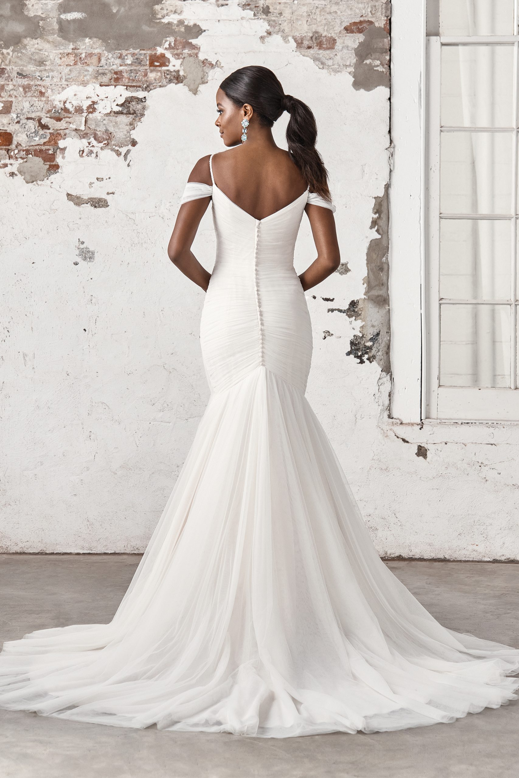 Style 44396 from Sincerity