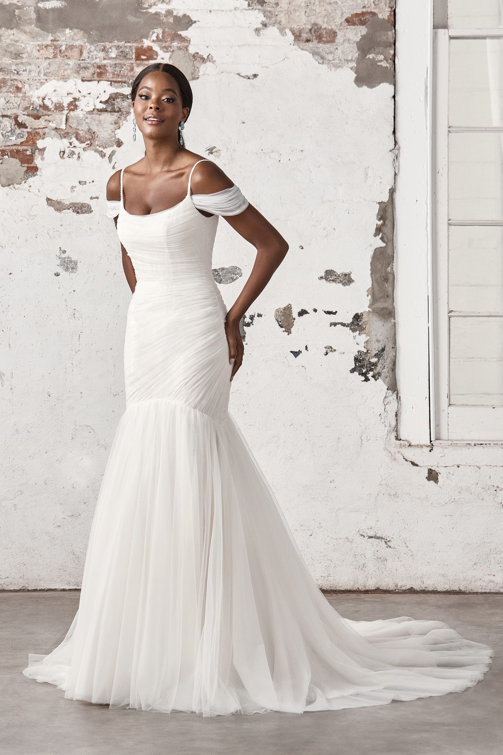 Style 44396 from Sincerity