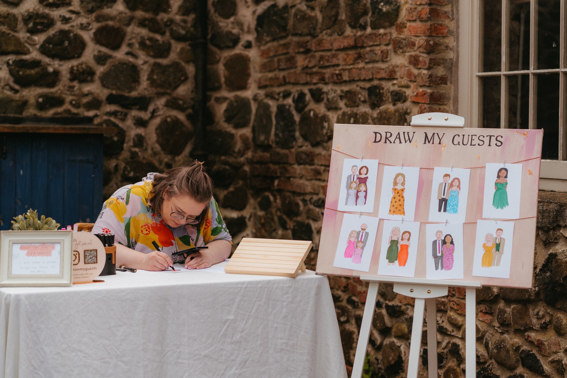 caricature artist at wedding